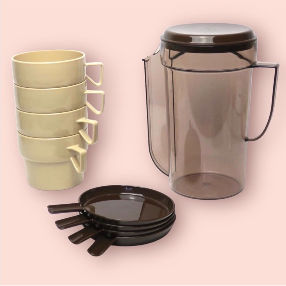 Plastimat Plastic Mugs & Pitcher Set